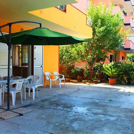 Virginia Apartman *